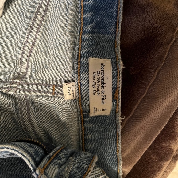 Abercrombie Curve Love split hem jeans - Picture 2 of 6